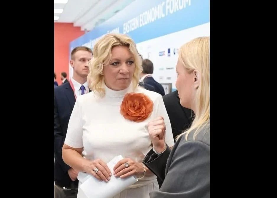 Захарову не впізнали на нових фото: у Мережі обговорюють її зовнішність